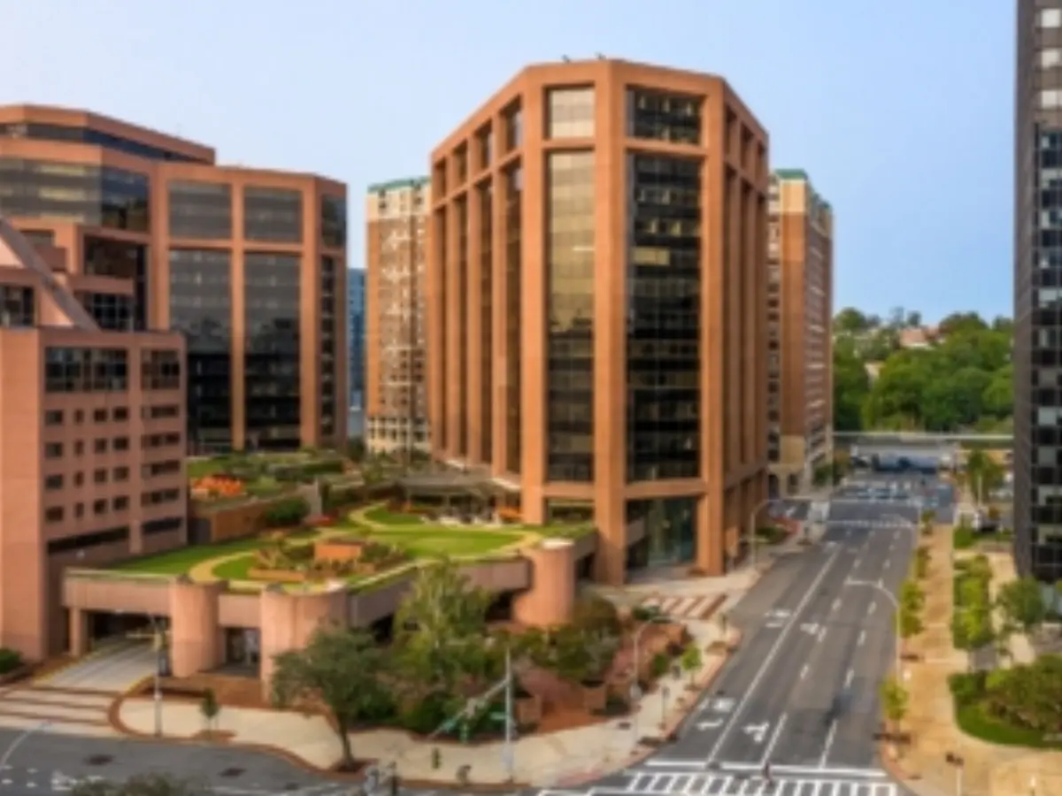 Office building at 11 Martine Avenue, White Plains, New York